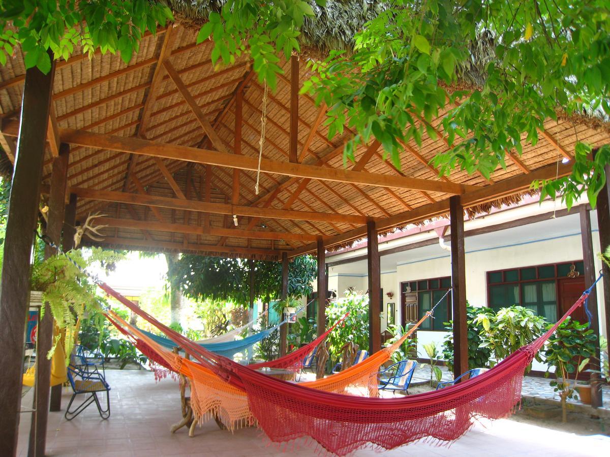 Hotel Oriental Rurrenabaque Exterior photo